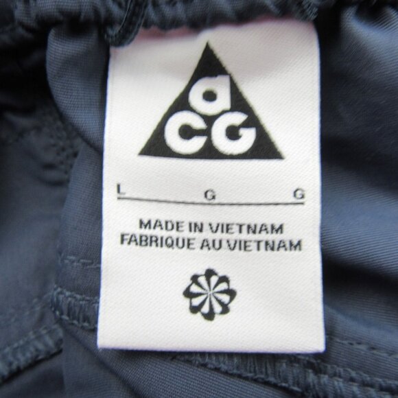 Nike ACG "Snowgrass" Cargo Shorts Men's Size Large Thunder Blue NEW - Picture 13 of 15